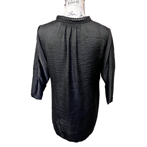 Vertical Small Black Sateen Tunic 3/4 Sleeve - Picture 2 of 6